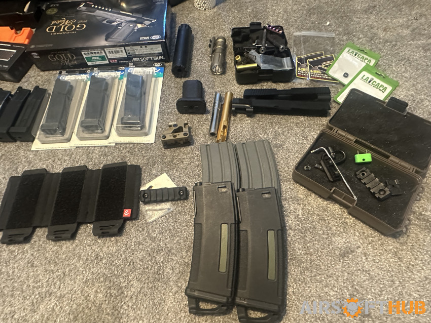 Hi capa airsoft bundle - Used airsoft equipment
