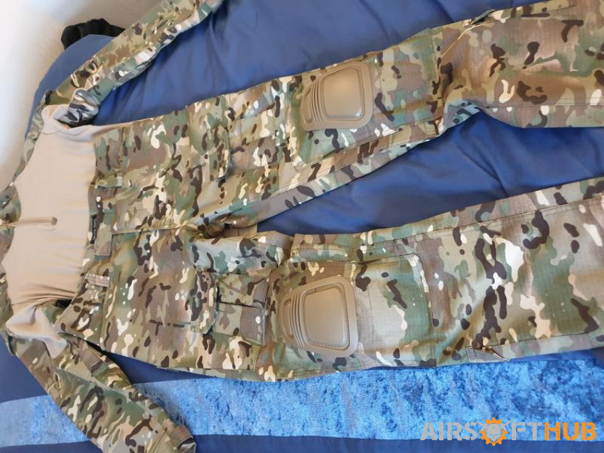 Tactical army clothing - Used airsoft equipment