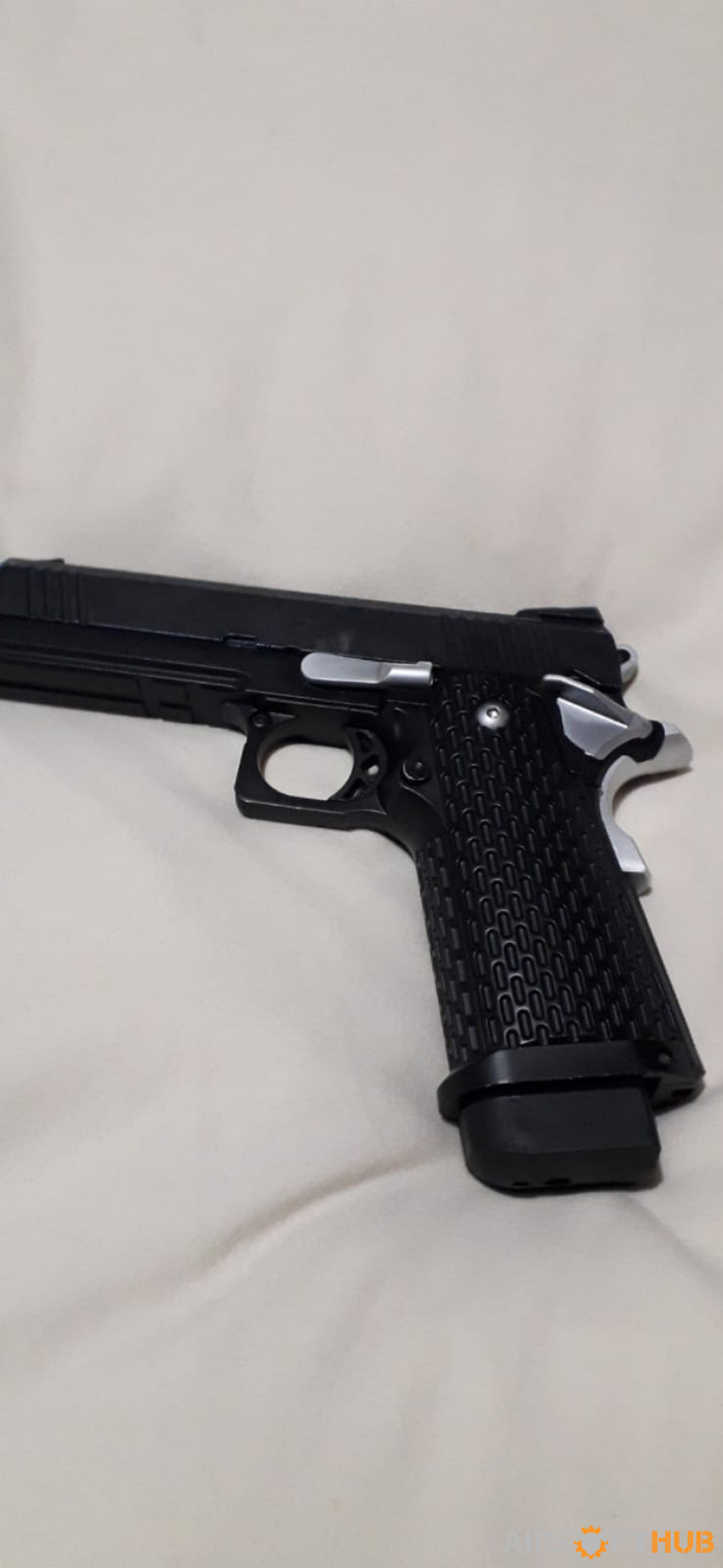 hi capa with 1 mag - Used airsoft equipment