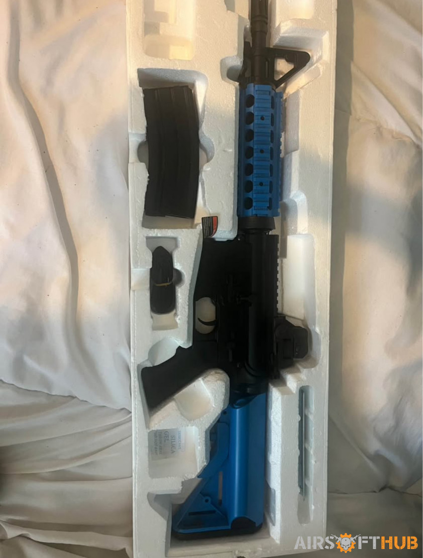 two tone bb gun  5000 pellets - Used airsoft equipment