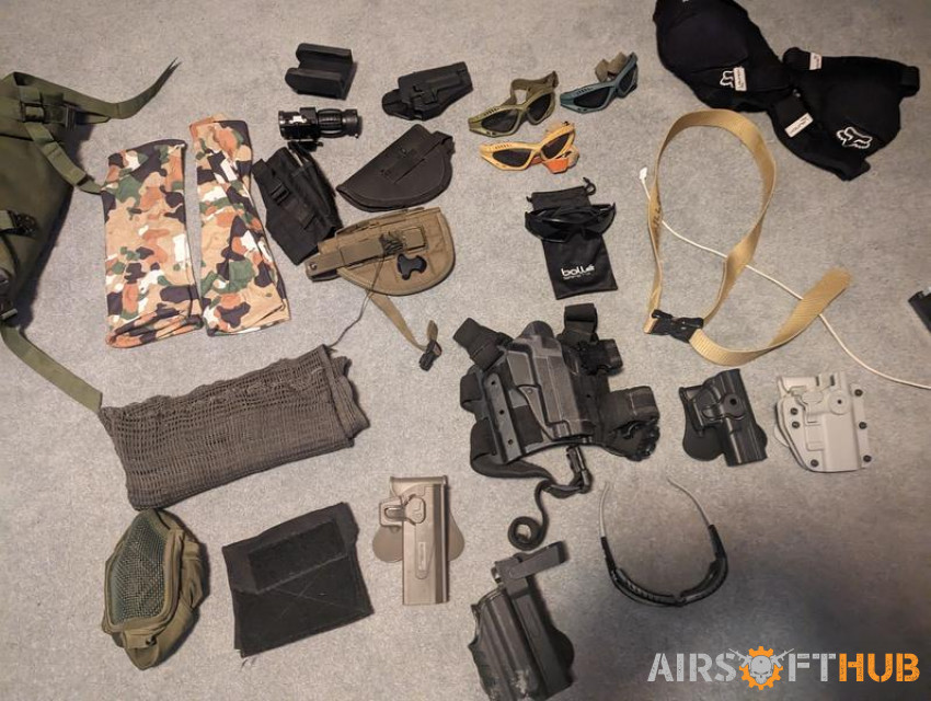 loads of gear - Used airsoft equipment