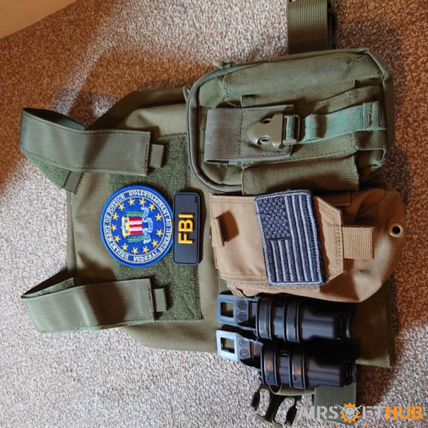 Vest, gloves and mask - Used airsoft equipment