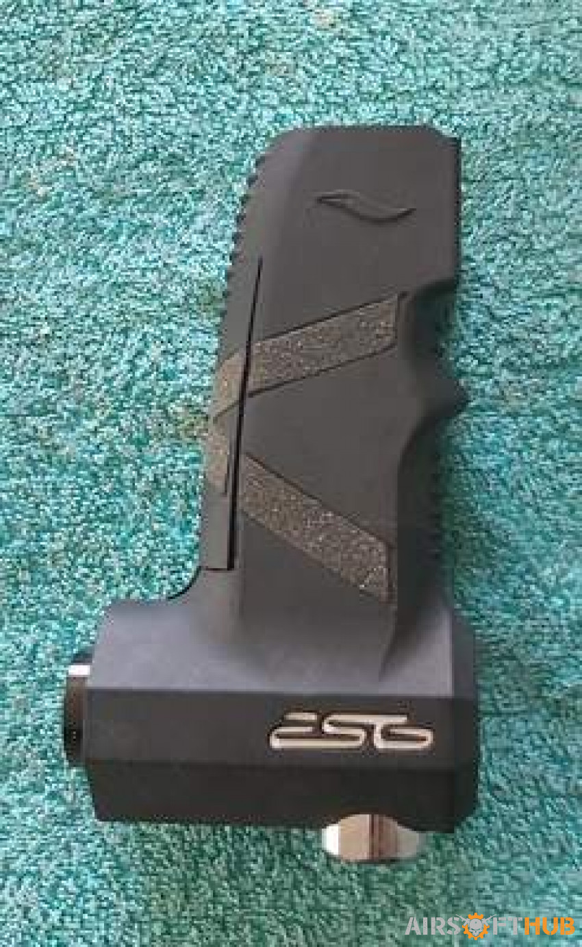 Esg grip and wolverine reg - Used airsoft equipment