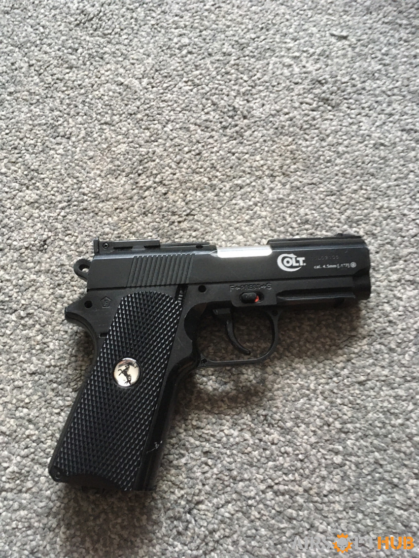 Colt Defender Co2 - Used airsoft equipment