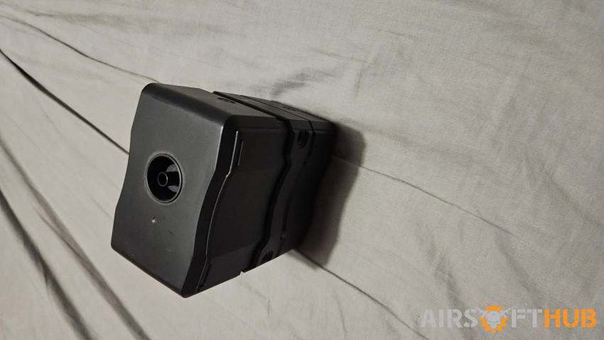 Laylax satellite auto loader - Used airsoft equipment