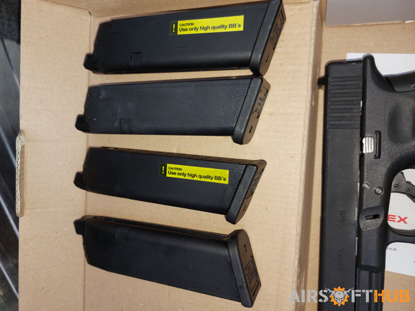 Umarex glock 17 bundle - Used airsoft equipment