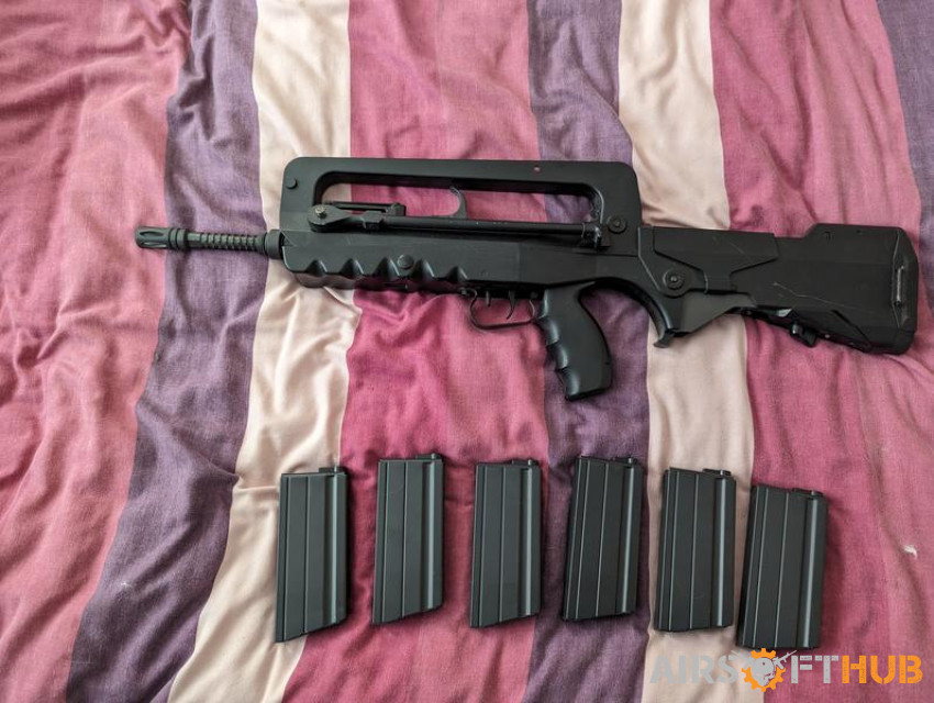 TM FAMAS + 6 69rnd Mags - Used airsoft equipment