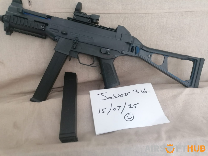 Double Eagle UMP45 aeg with 2 - Used airsoft equipment