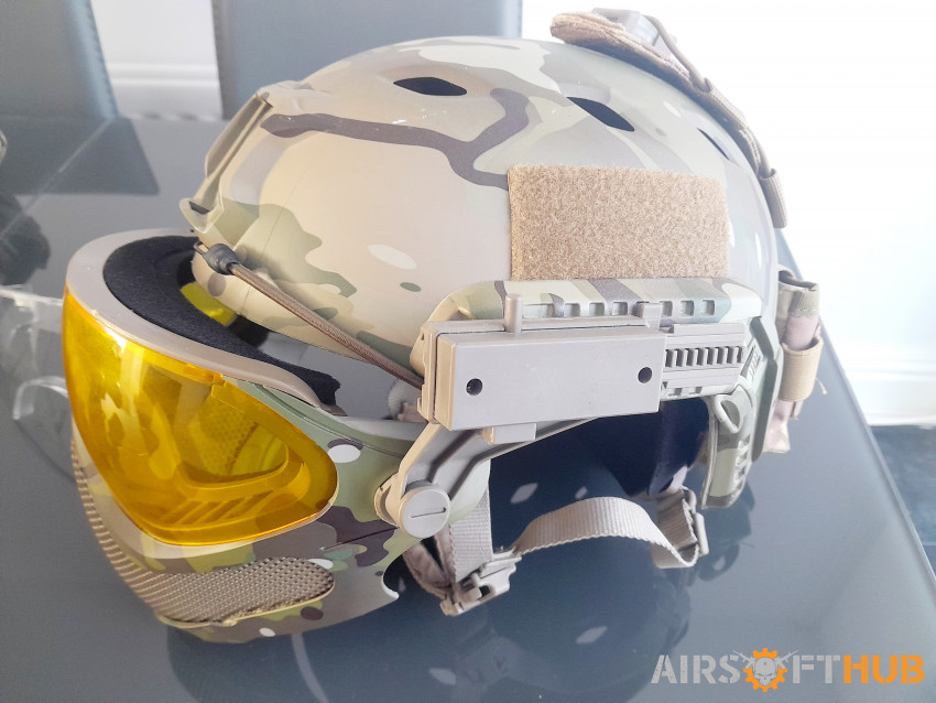 Full load out plate + helmet - Used airsoft equipment