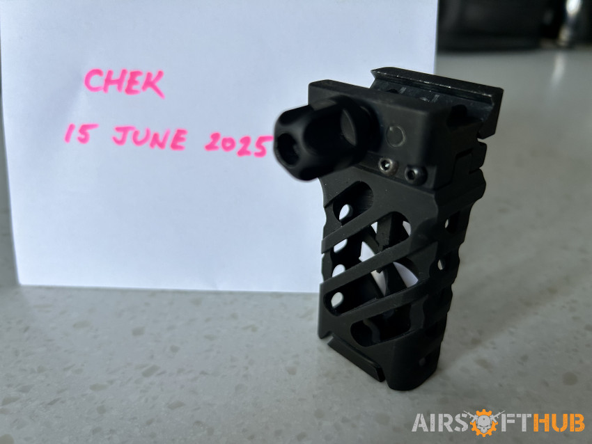 Vertical Grip - Used airsoft equipment