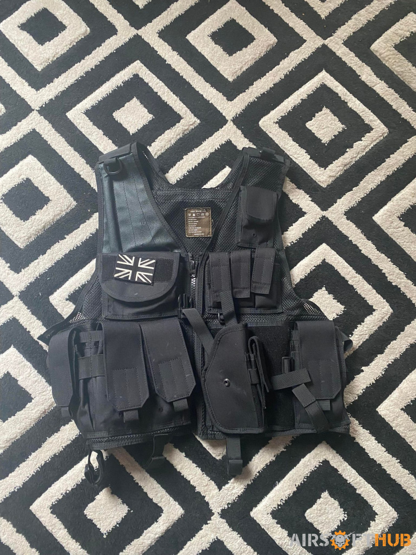 Tactical vest / goggles / mask - Used airsoft equipment