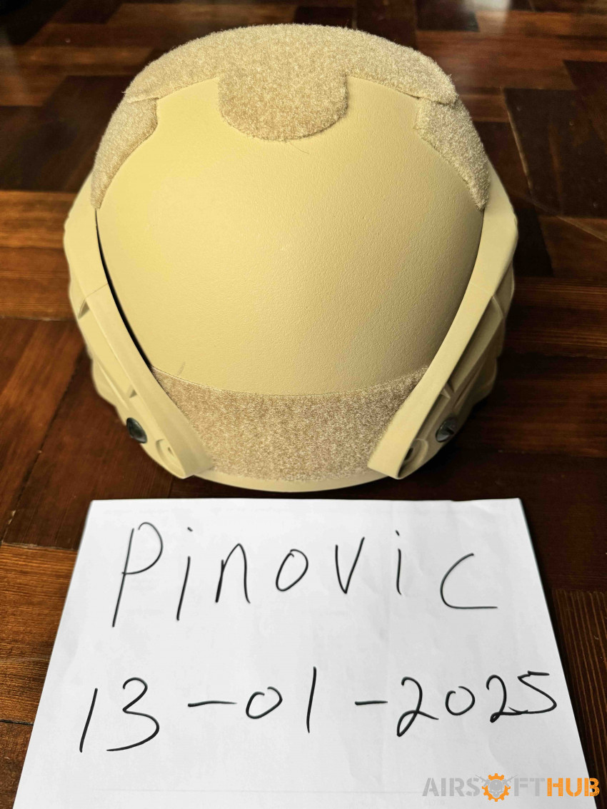 Plastic tactical helmet - Used airsoft equipment