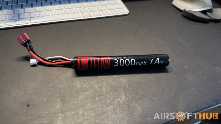 TITAN POWER 7.4v 3000 MAH LIFE - Used airsoft equipment