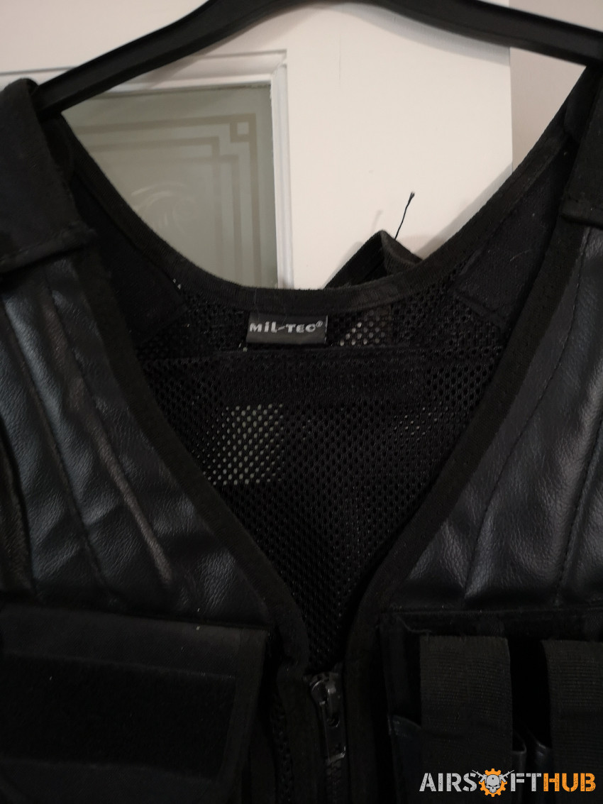 Mil-Tec USMC Tactical Vest Bla - Used airsoft equipment