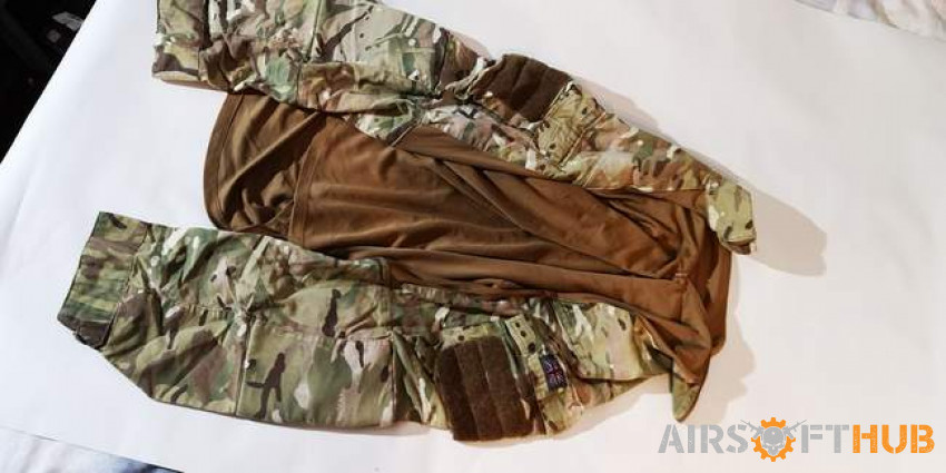 Various clothing/vests - Used airsoft equipment