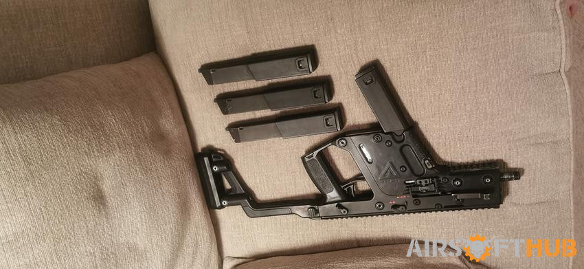 Kwa Gbb Vector with 4 mags - Used airsoft equipment