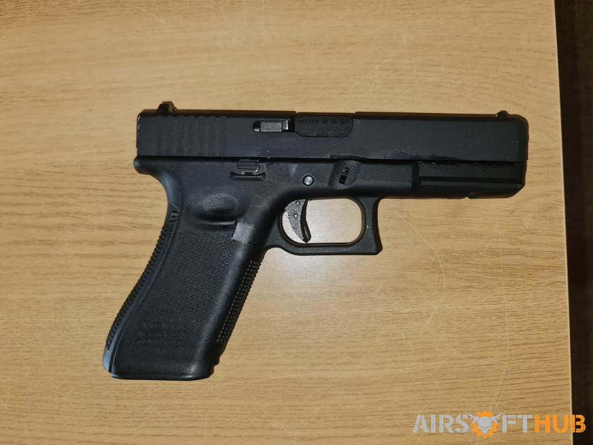 WE glock 17 gbb with extras - Used airsoft equipment