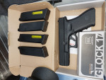 Umarex glock 17 bundle - Used airsoft equipment