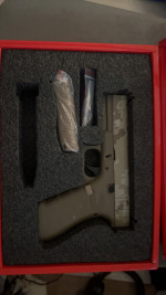 Raven eu17 and hard case - Used airsoft equipment