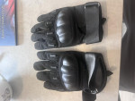Black Tactical Gloves - Used airsoft equipment
