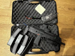 Umarex AEG MP7 4 mags w/ holo - Used airsoft equipment