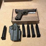 AAP-01 + 5 Mags and Holster - Used airsoft equipment