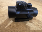 1x32 Generic Red Dot Sight - Used airsoft equipment