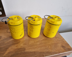 3x ERaz BB grenades - Used airsoft equipment