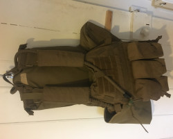 LBX 0300 Coyote brown+pouches - Used airsoft equipment