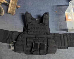 tactical vest and pouches - Used airsoft equipment