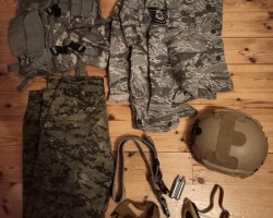 Woodland/Tan tactical gear set - Used airsoft equipment