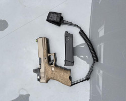 Raven glock , 1 leak free mag - Used airsoft equipment