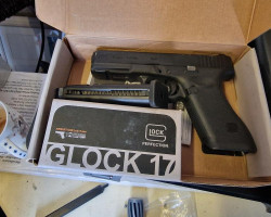 Glock 17 gen 5 umarex - Used airsoft equipment