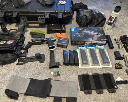 Hi capa airsoft bundle - Used airsoft equipment
