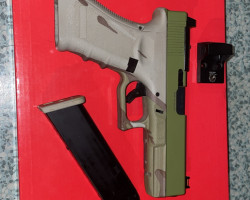 RAVEN Camo Glock - Used airsoft equipment