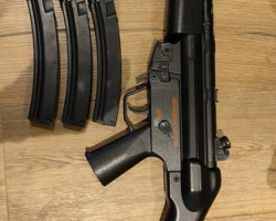 CYMA MP5 with extras - Used airsoft equipment