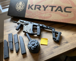 Krytac Kris’s Vector + extras - Used airsoft equipment
