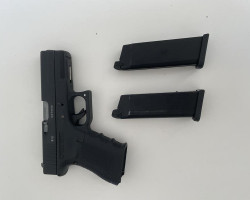 GBB WE glock 19 pistol - Used airsoft equipment