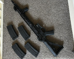 DOUBLE EAGLE UTR556 + MAGS - Used airsoft equipment