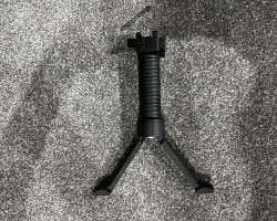 Vertical grip with bipod - Used airsoft equipment