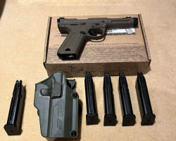 AAP-01 + 5 Mags and Holster - Used airsoft equipment