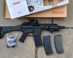 GHK G5 gas rifle + 5 mags - Used airsoft equipment
