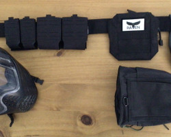 Shooters belt plus extras - Used airsoft equipment