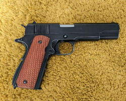 WE 1911a1 with 3 mags. - Used airsoft equipment