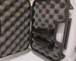 Two glock/aap 01 mags - Used airsoft equipment