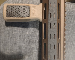 GHK Daniel defense ddm4 v7 tan - Used airsoft equipment