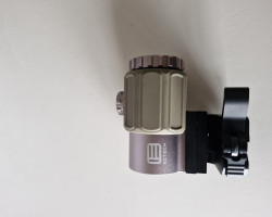 3x flip zoom. - Used airsoft equipment