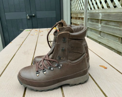 ALTBERG DFENDER BOOTS SIZE 4M - Used airsoft equipment