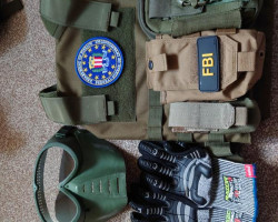 Tactical Vest, Mask and gloves - Used airsoft equipment