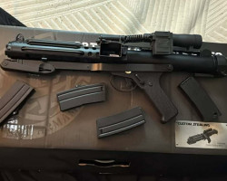 E-11 and 4 short 50rd mags - Used airsoft equipment